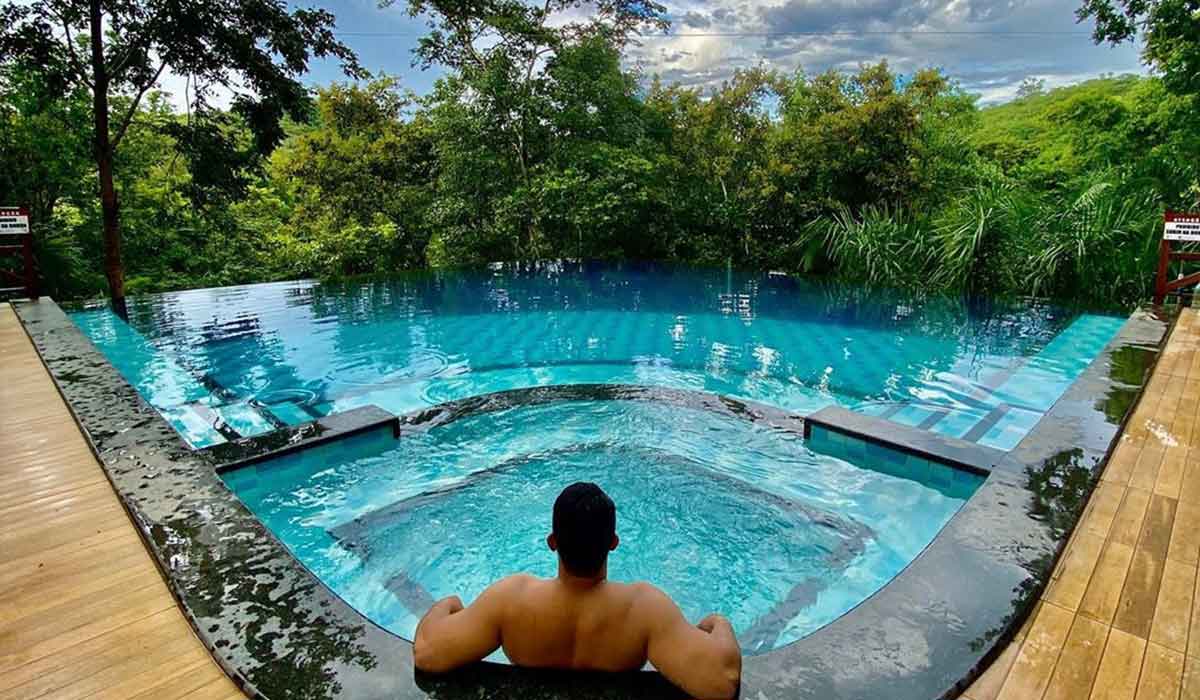 Piscina de Borda Infinita